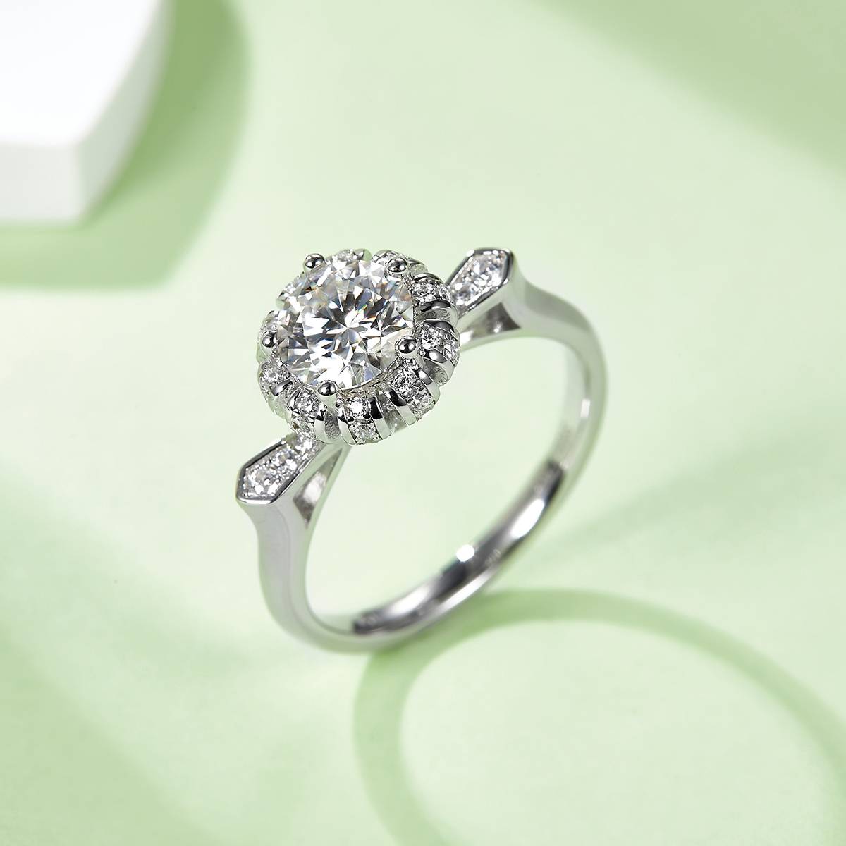 Uniform Temptation S925 Silver Plated Platinum Moissanite Women's Ring 1 Carat D-Class